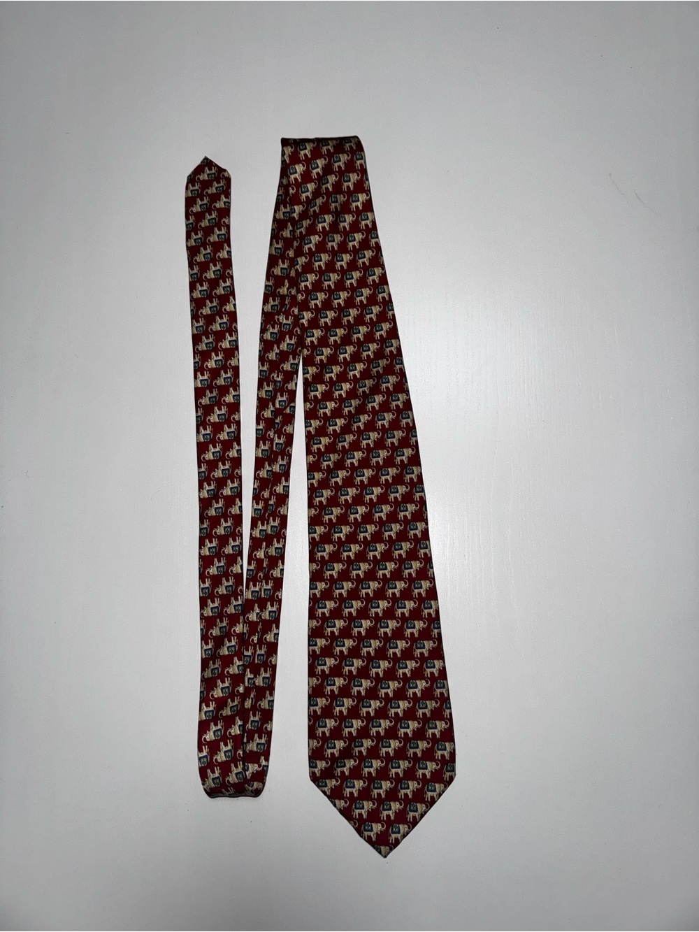 Beaufort Men’s Woven Silk Elephant Animal Print Pointed Tie Red